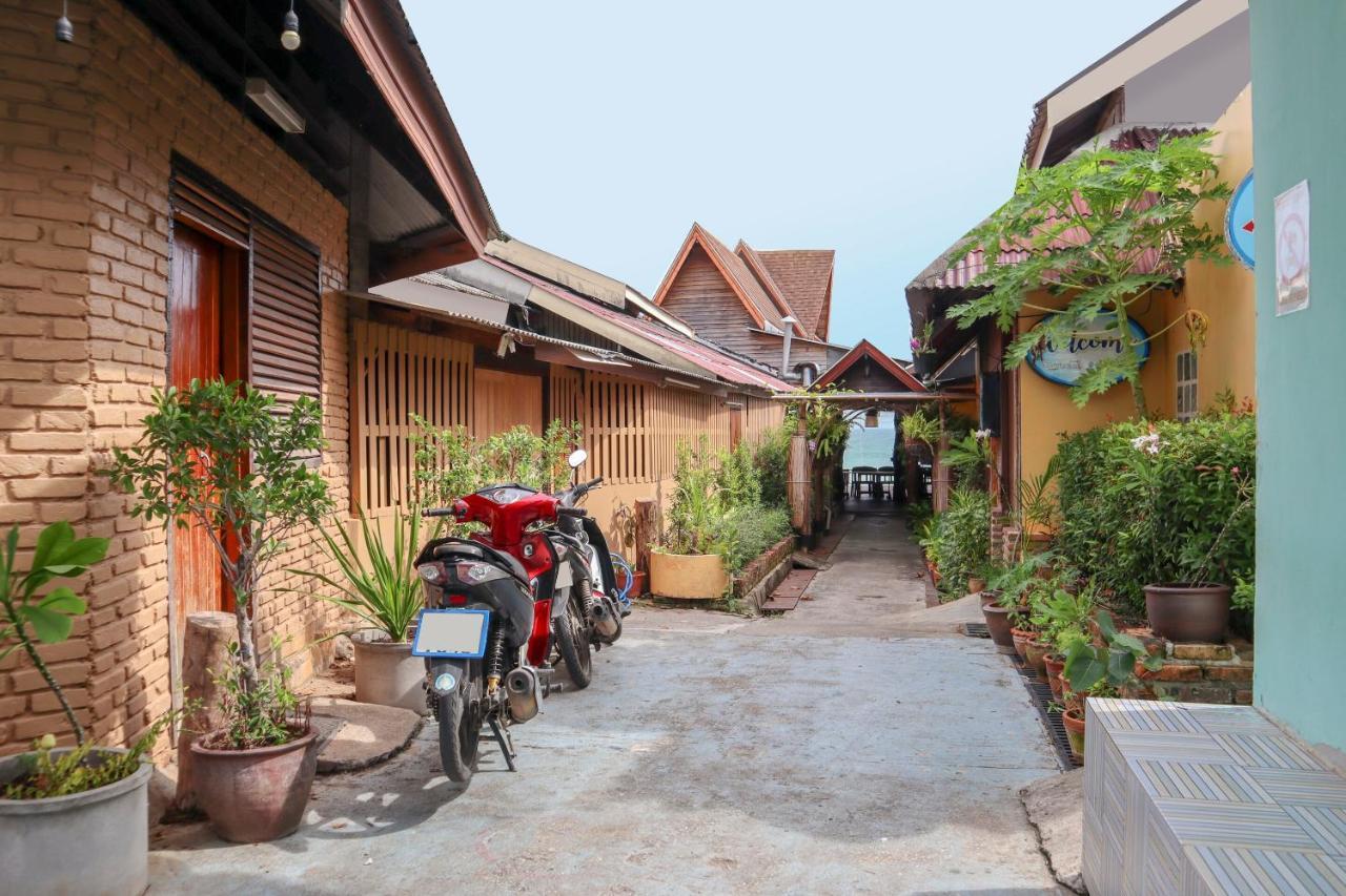 Oyo 681 Paradise Hotel Ао Нанг Экстерьер фото